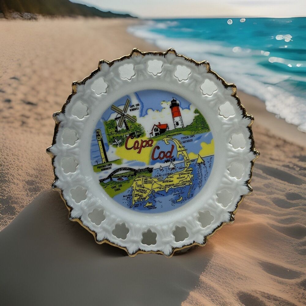 CAPE COD MASSACHUSETTS COLLECTOR PLATE 8-1/4" VINTAGE LIGHTHOUSE BAY‎ WINDMILL